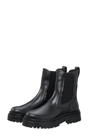Chelsea boots in leather
