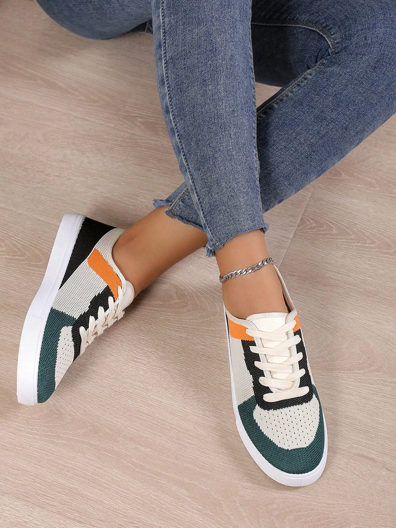 Color Block Lace-up Front Skate Shoes