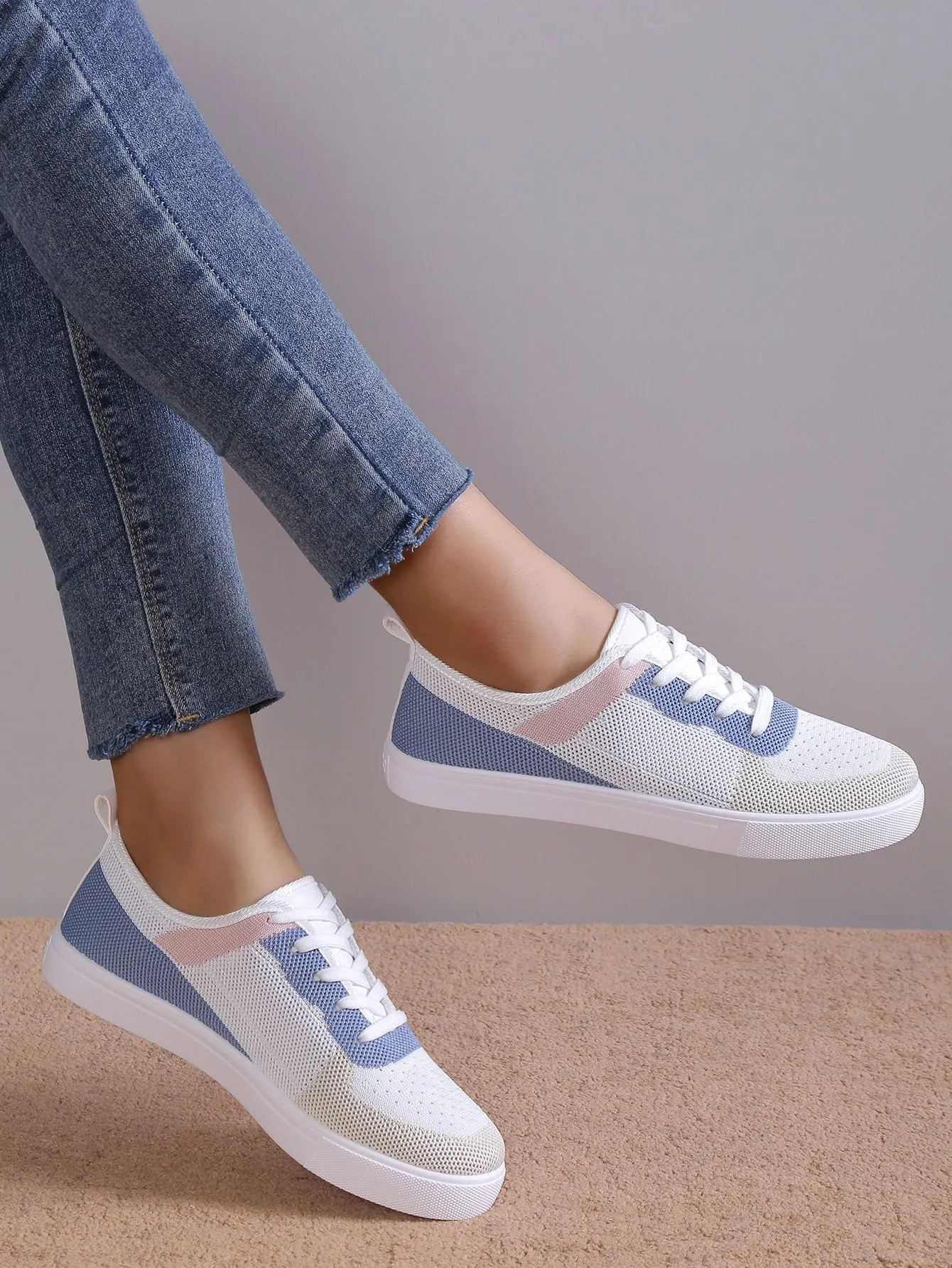Color Block Lace-up Front Skate Shoes