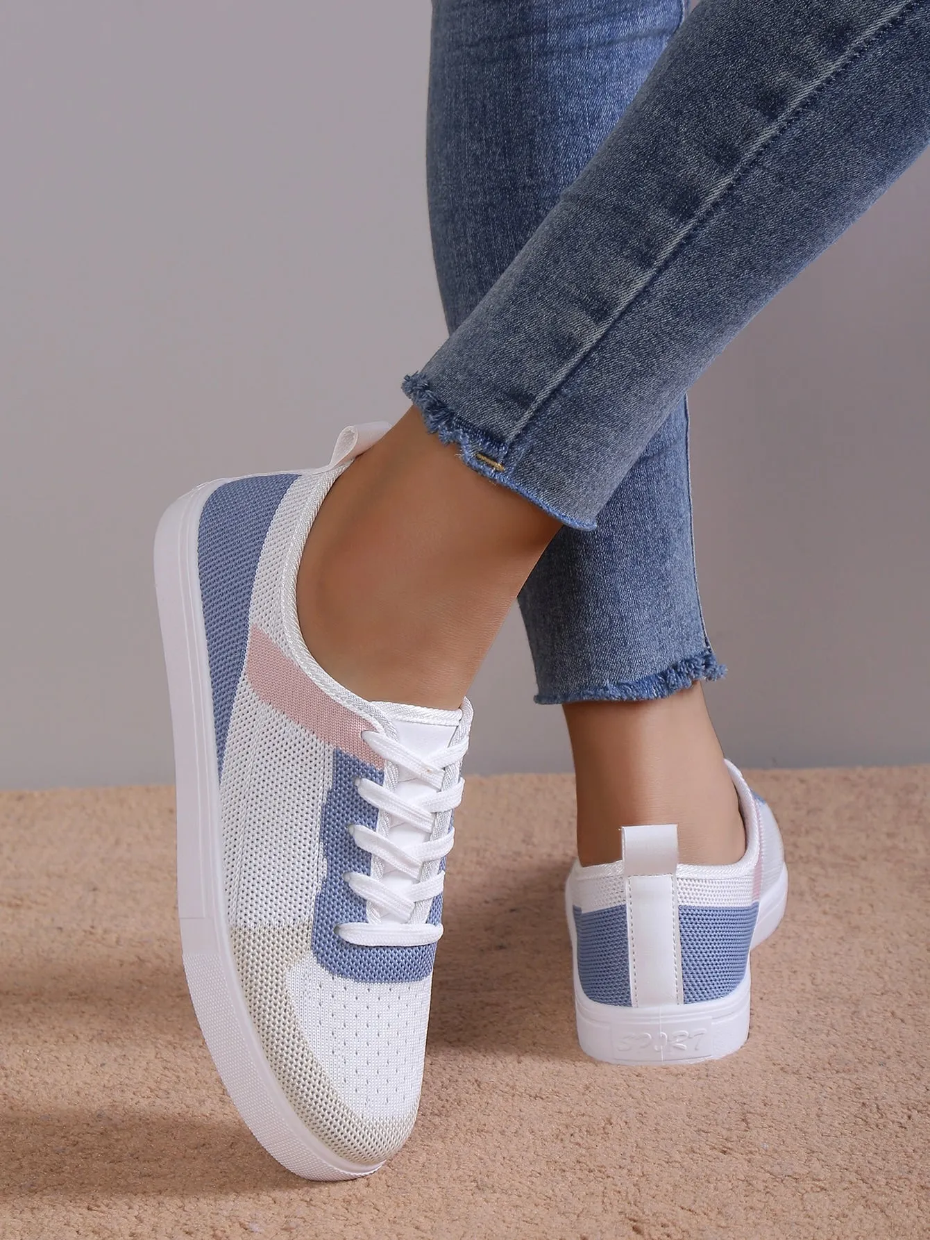 Color Block Lace-up Front Skate Shoes