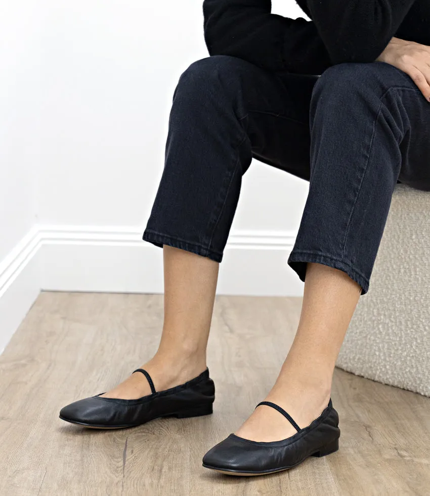 FIRLA Ballet with Strap in Black