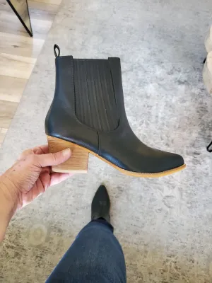 MMShoes Love the Journey Stacked Heel Chelsea Boot in Black