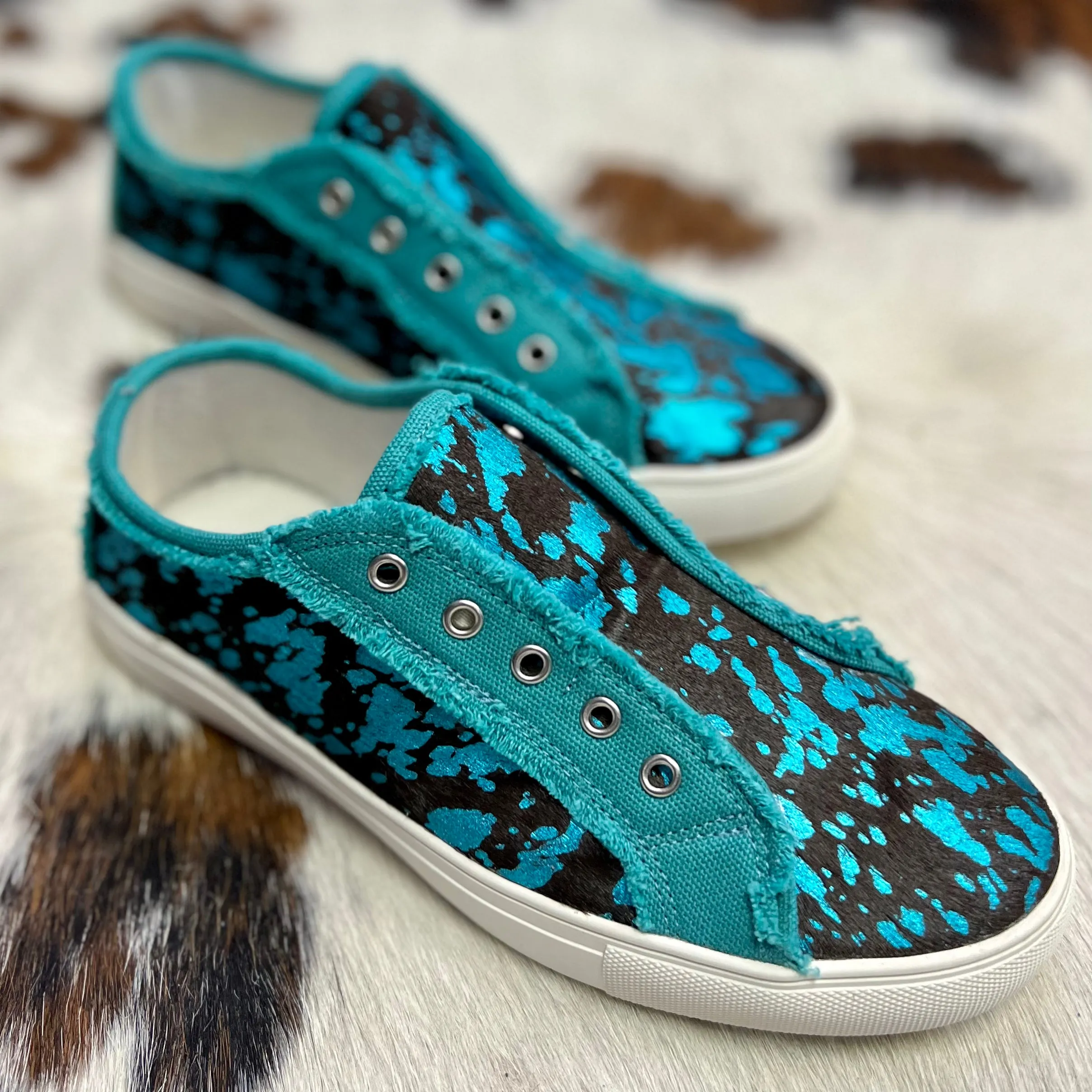 Montana West Turquoise Cow Print Sneakers*