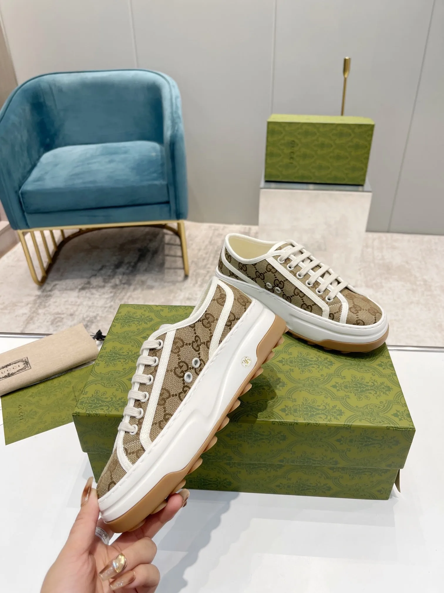 SE1147 GG Sneakers / Size5-11