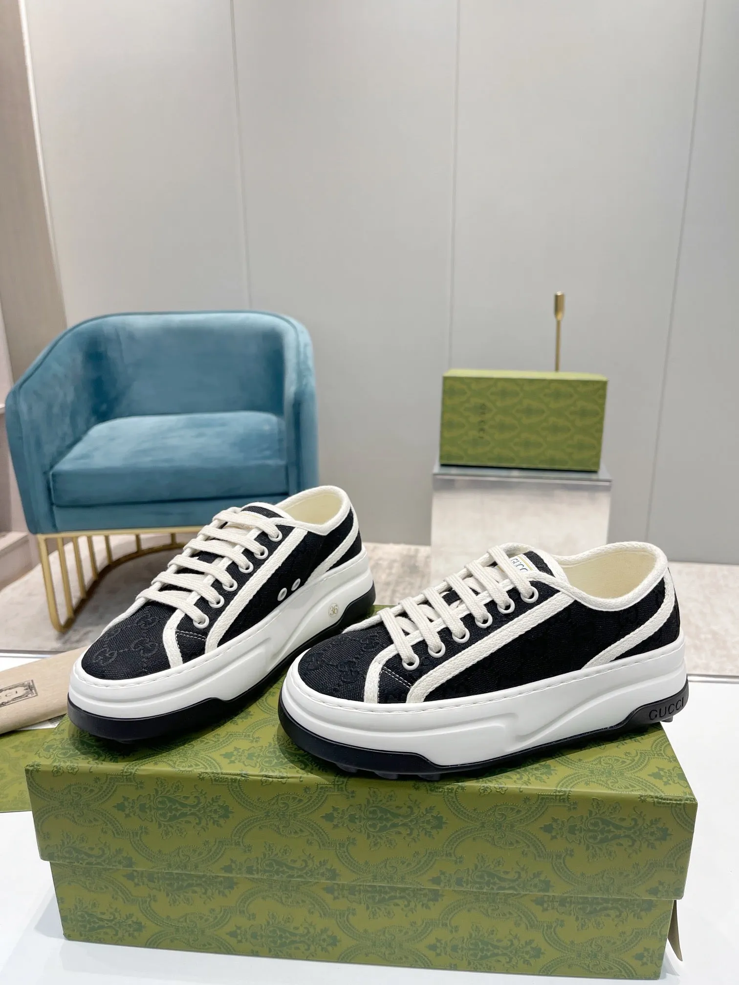 SE1147 GG Sneakers / Size5-11
