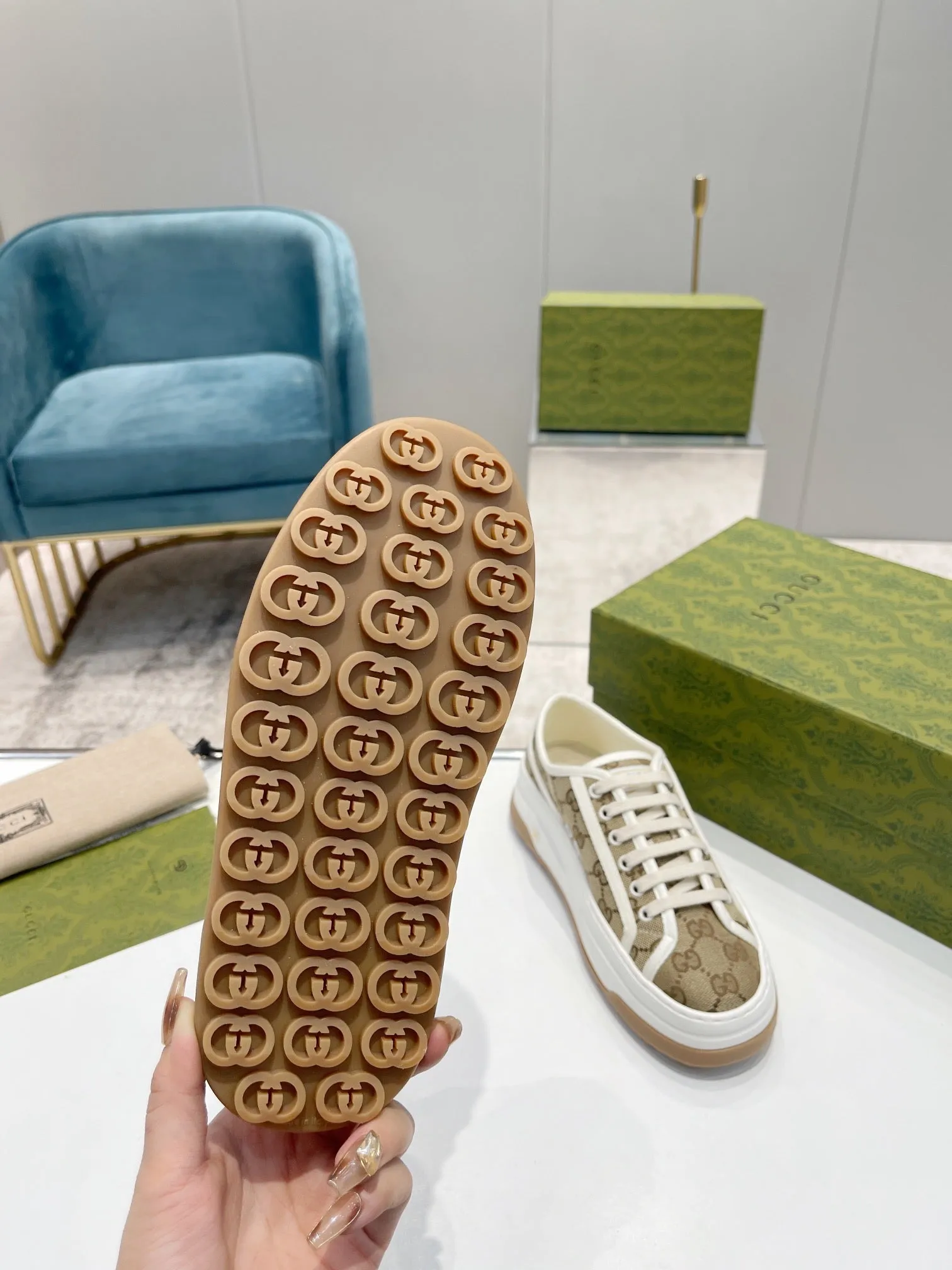 SE1147 GG Sneakers / Size5-11
